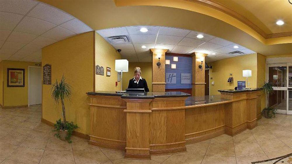 Holiday Inn Express Hotel & Suites Louisville South-Hillview, An Ihg Hotel Экстерьер фото